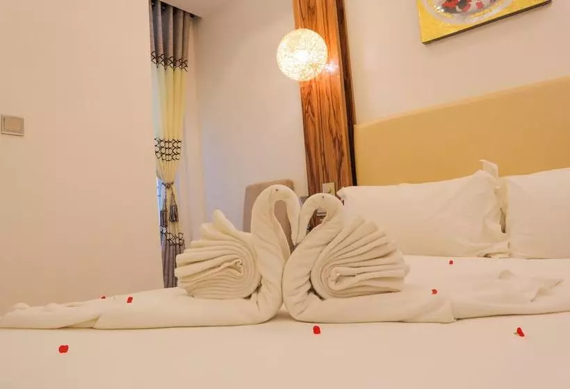 هتل Holiday Park