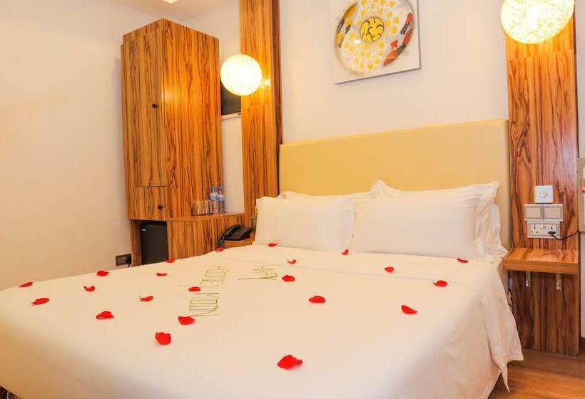 فندق Holiday Park