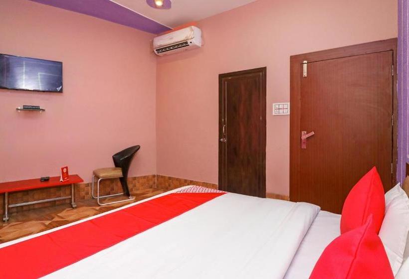 ホテル Collection O Raj Mahal