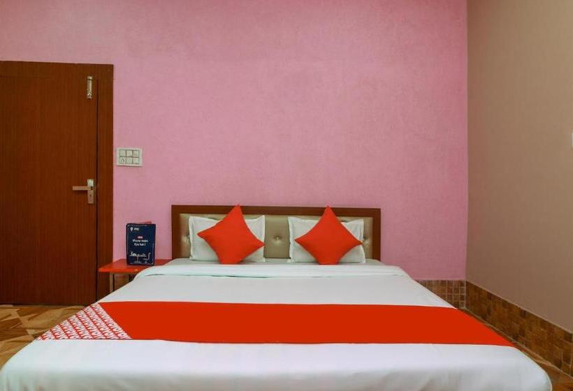 ホテル Collection O Raj Mahal