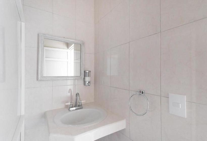 Отель Capital O Vivanta