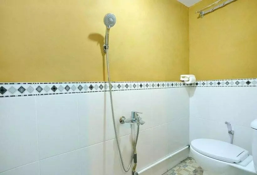 Oyo 476 Hotel Naura