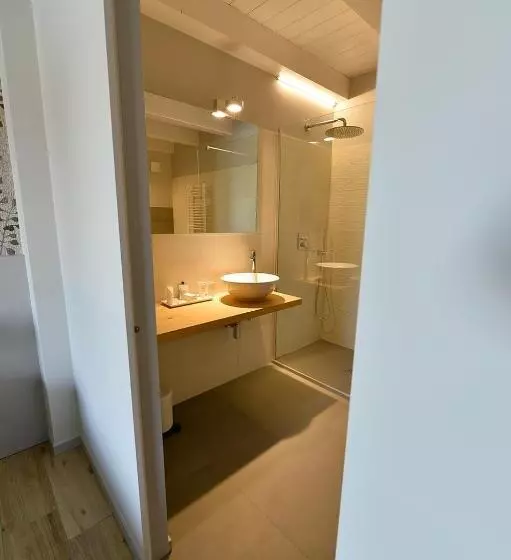 Majatalo Tiamo Modern Design Guest House