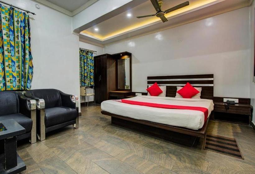 בית מלון כפרי Capital O 22530 Savoy