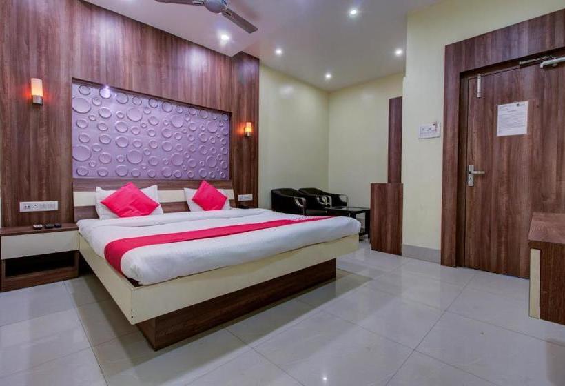 בית מלון כפרי Capital O 22530 Savoy