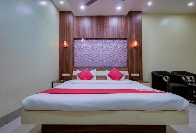 בית מלון כפרי Capital O 22530 Savoy