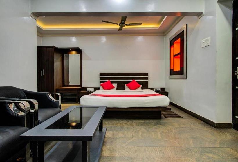 בית מלון כפרי Capital O 22530 Savoy