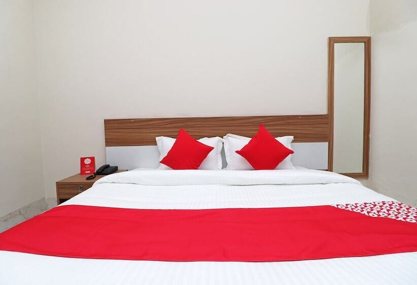 Hotel Oyo 17425 Dwarka Palace