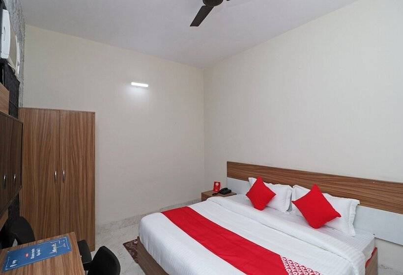 Hotel Oyo 17425 Dwarka Palace