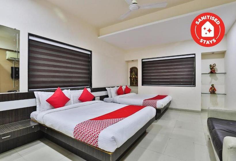 فندق Oyo 27662 Varma Palace