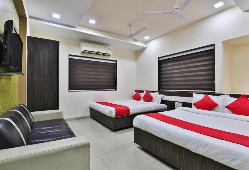 فندق Oyo 27662 Varma Palace