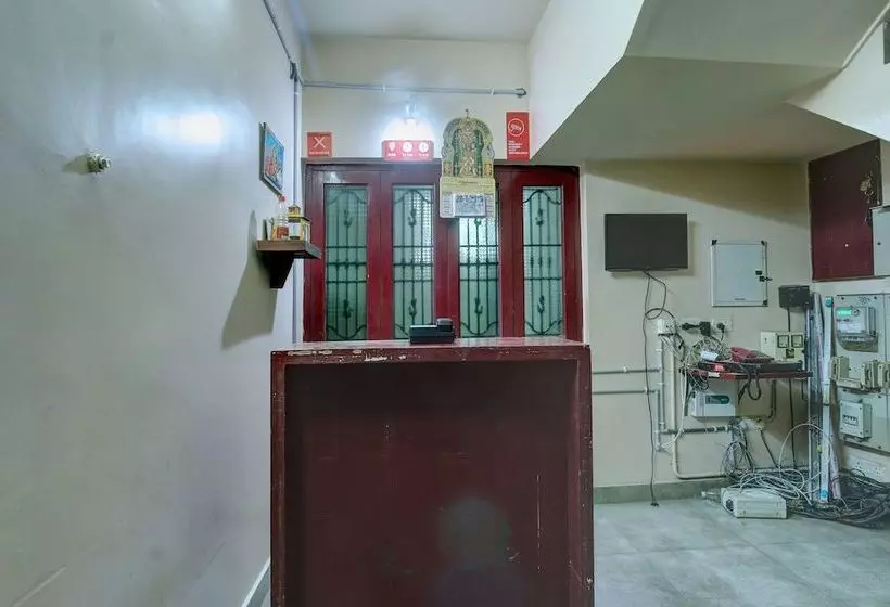 ホテル Oyo 27946 Sandhanam As Abode