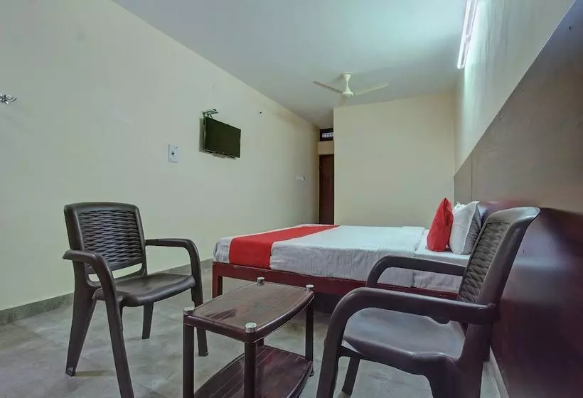 ホテル Oyo 27946 Sandhanam As Abode
