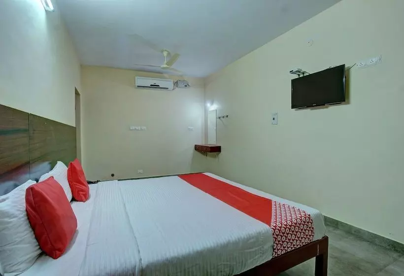 ホテル Oyo 27946 Sandhanam As Abode