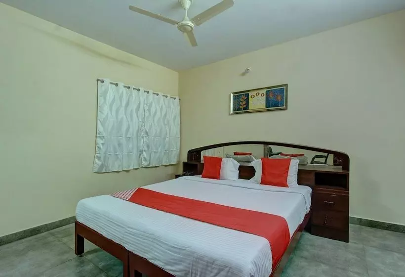 ホテル Oyo 27946 Sandhanam As Abode