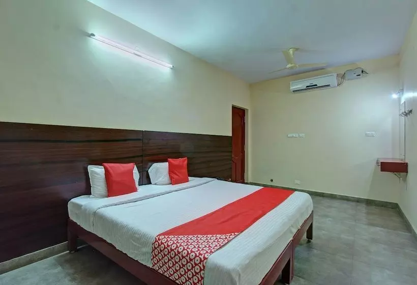 ホテル Oyo 27946 Sandhanam As Abode