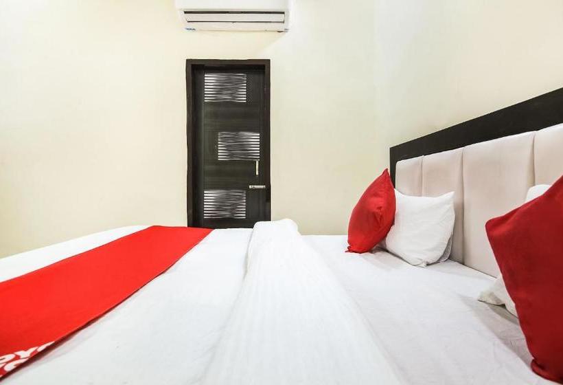 Oyo 15673 Hotel Lotus Inn