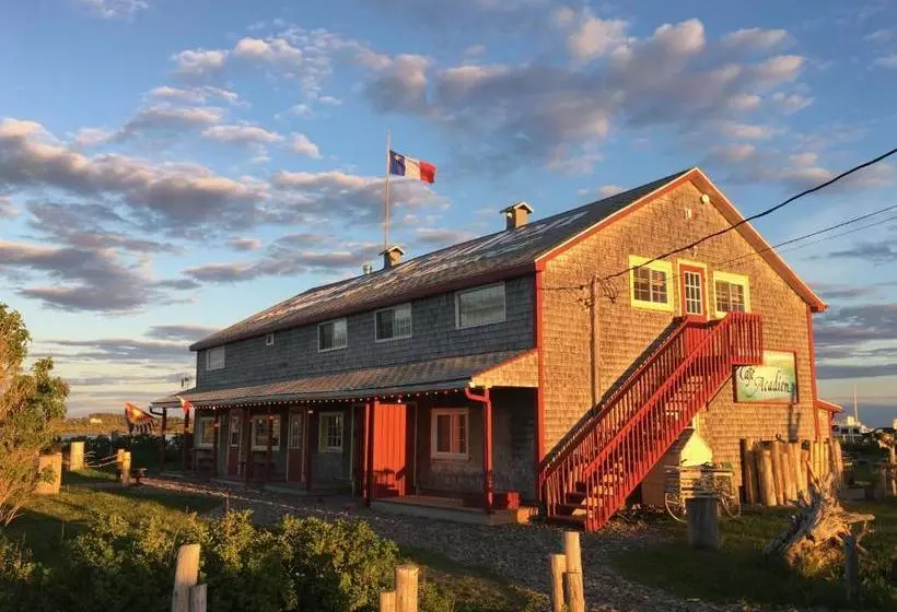 ホテル Auberge Café Acadien