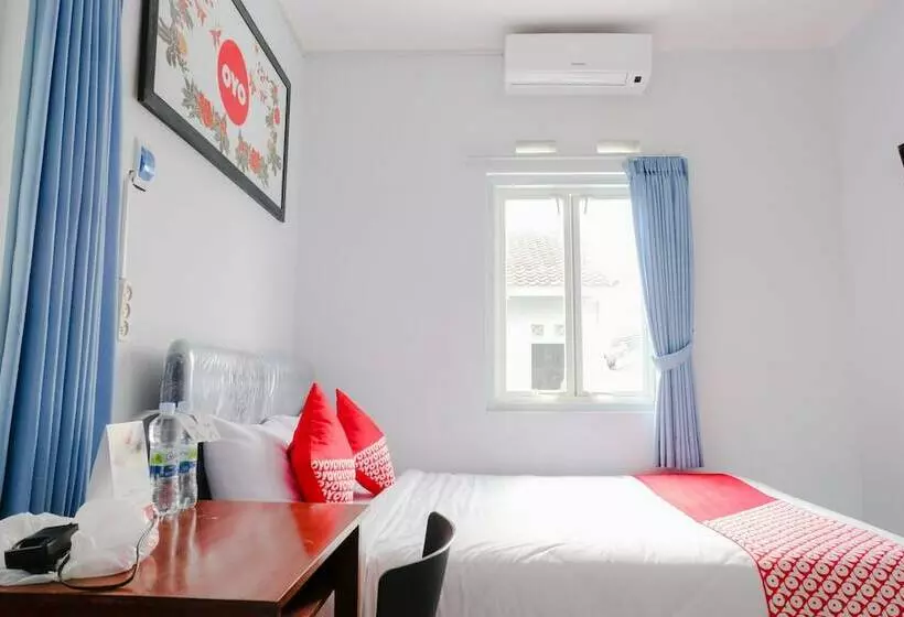 Hotel Reddoorz Syariah @ Puncak Buring