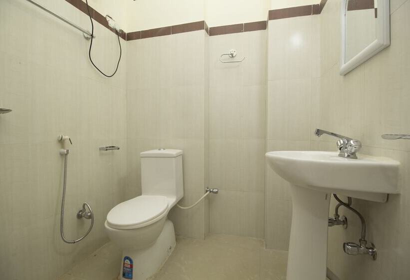 Oyo 28084 Hotel Pangolin