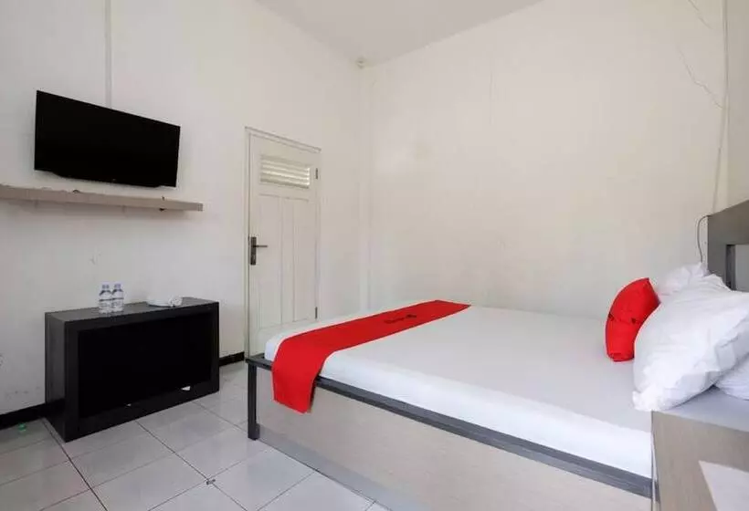 ペンション Reddoorz Near Moro Mall Purwokerto