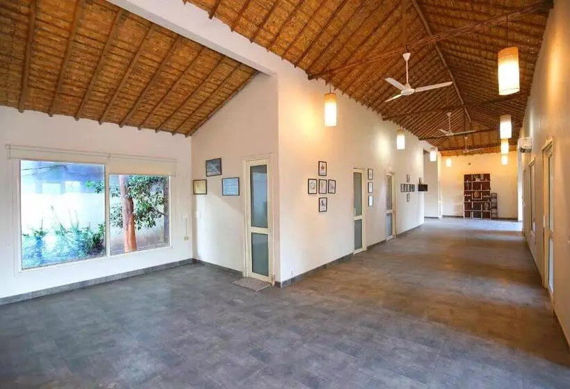 Hotelli Oyo 19785 Mystic Medow Club & Resort