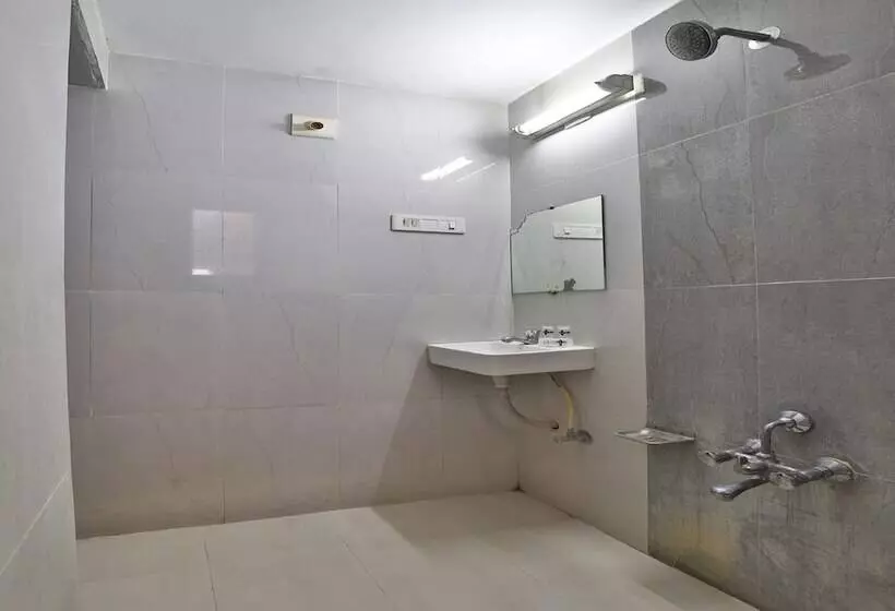 Oyo 22574 Hotel Deep Palace