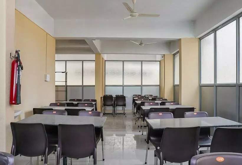 Oyo 24143 Flagship Hotel Blue Orchid