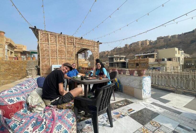 Bed and Breakfast Mirvana Guest House & Camel Safari