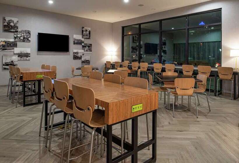 فندق Home2 Suites By Hilton Tampa Downtown Channel District