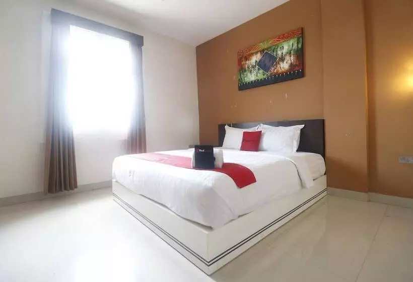 Hotelli Reddoorz Plus Near Universitas Negeri Makassar
