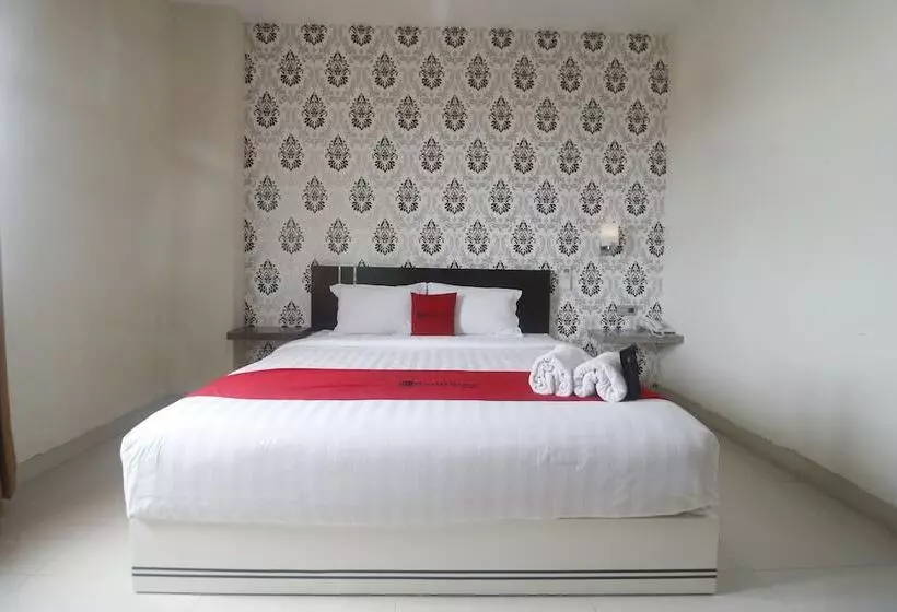 Hotelli Reddoorz Plus Near Universitas Negeri Makassar