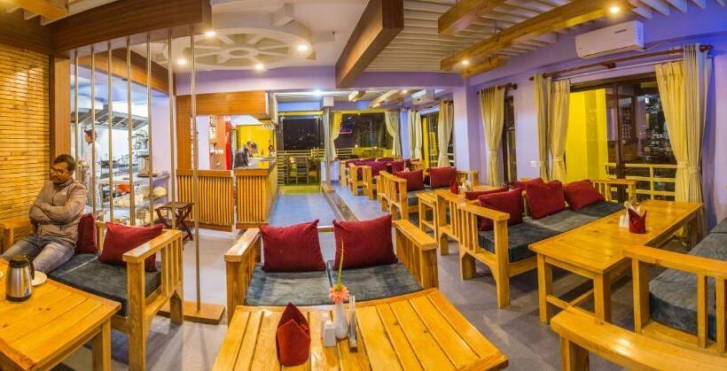 هتل Task International