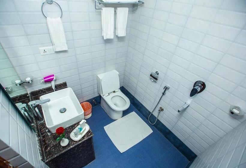 هتل Task International