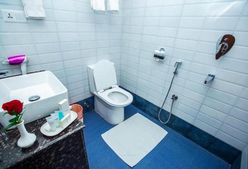 هتل Task International