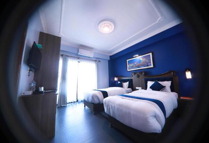 هتل Task International