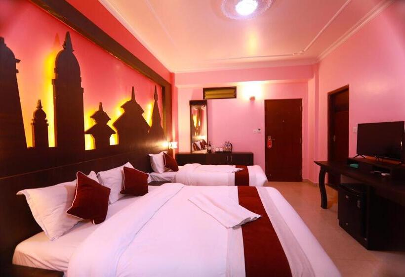 هتل Task International