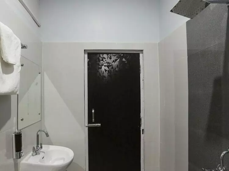 Oyo 28447 Hotel India Pride