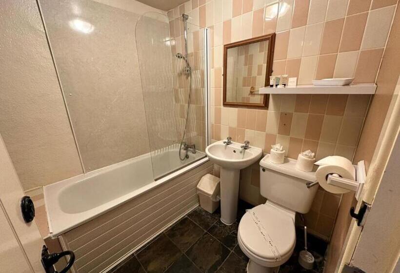 بنسيون Farriers Arms