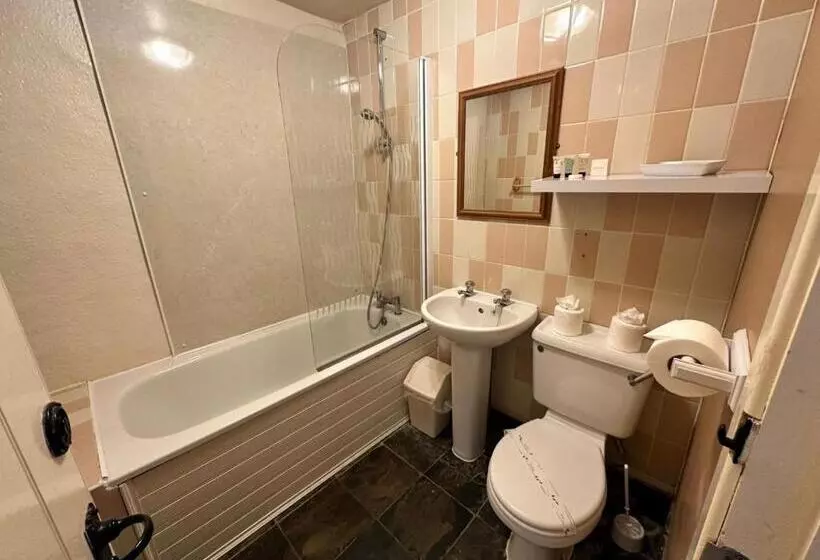 Majatalo Farriers Arms