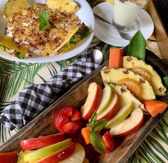 هاستل Boatique Hotel And Marina