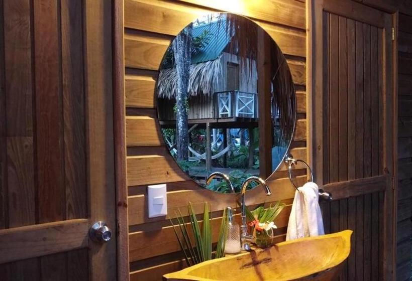 هاستل Boatique Hotel And Marina