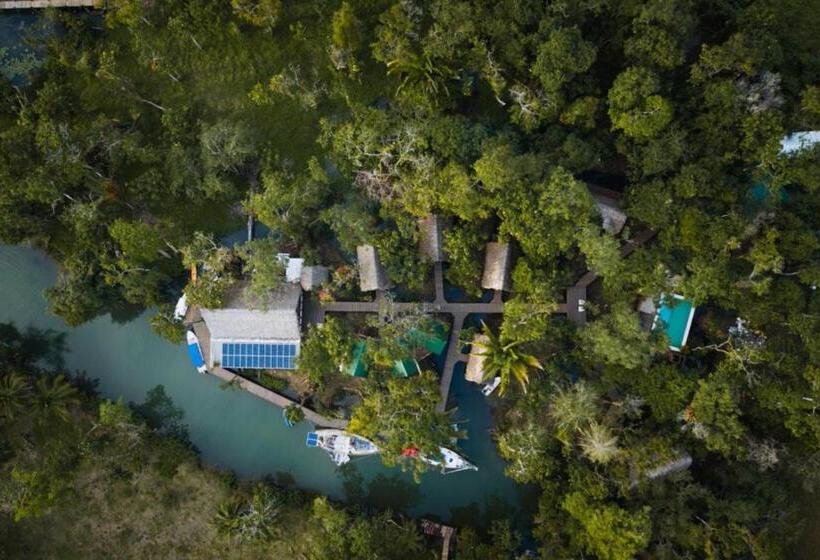 هاستل Boatique Hotel And Marina