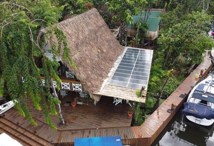 هاستل Boatique Hotel And Marina