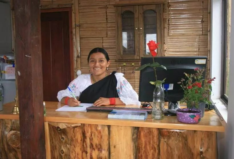 هاستل Sara Lodge