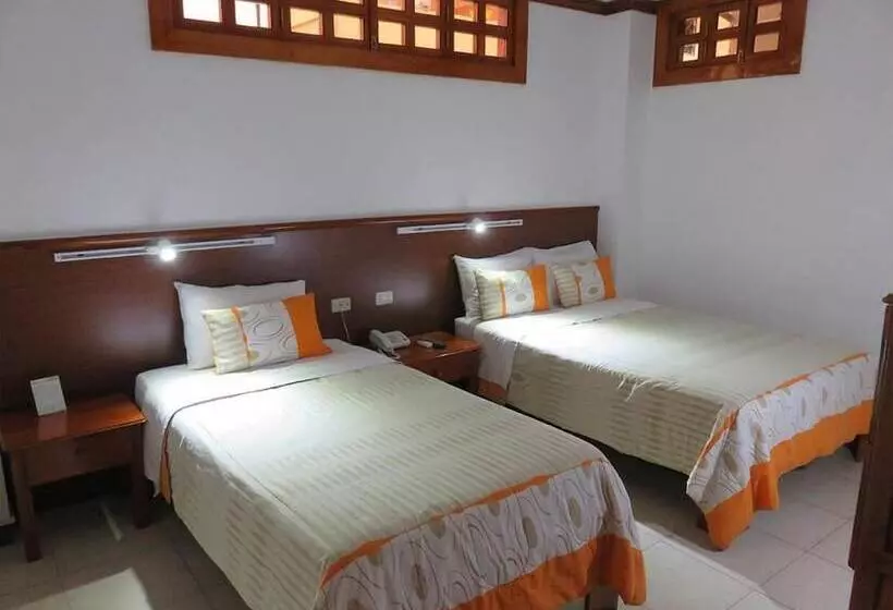 تختخواب و صبحانه Hostal Macaw