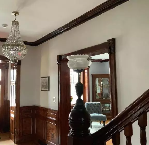 George Washington Wood Bed & Breakfast