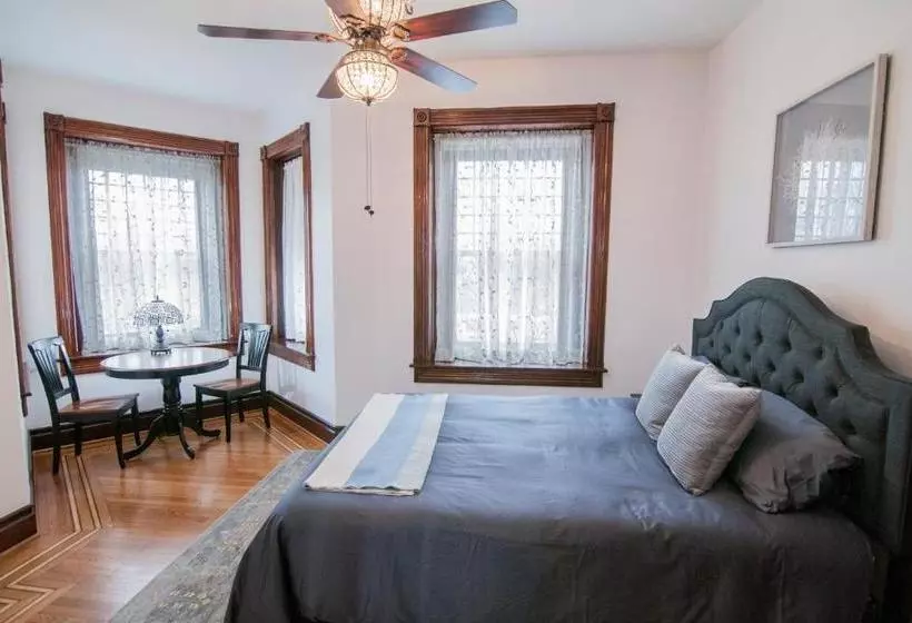 George Washington Wood Bed & Breakfast