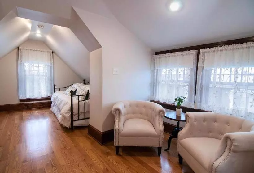 George Washington Wood Bed & Breakfast