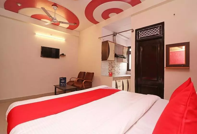 ホテル Oyo 23302 New Delhi Guest House